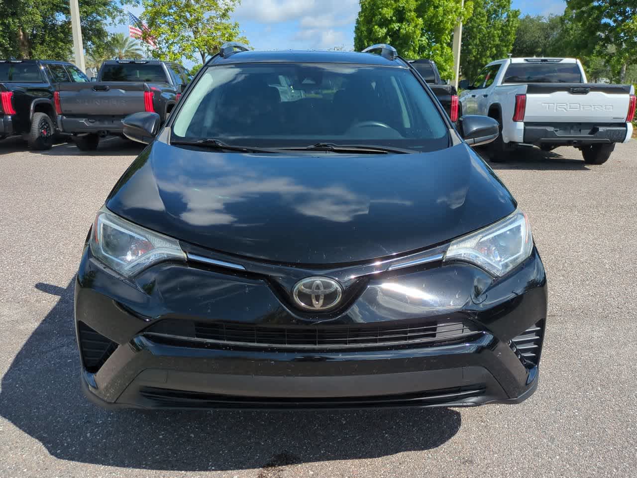 Thumbnail: 2018 Toyota RAV4 - 9