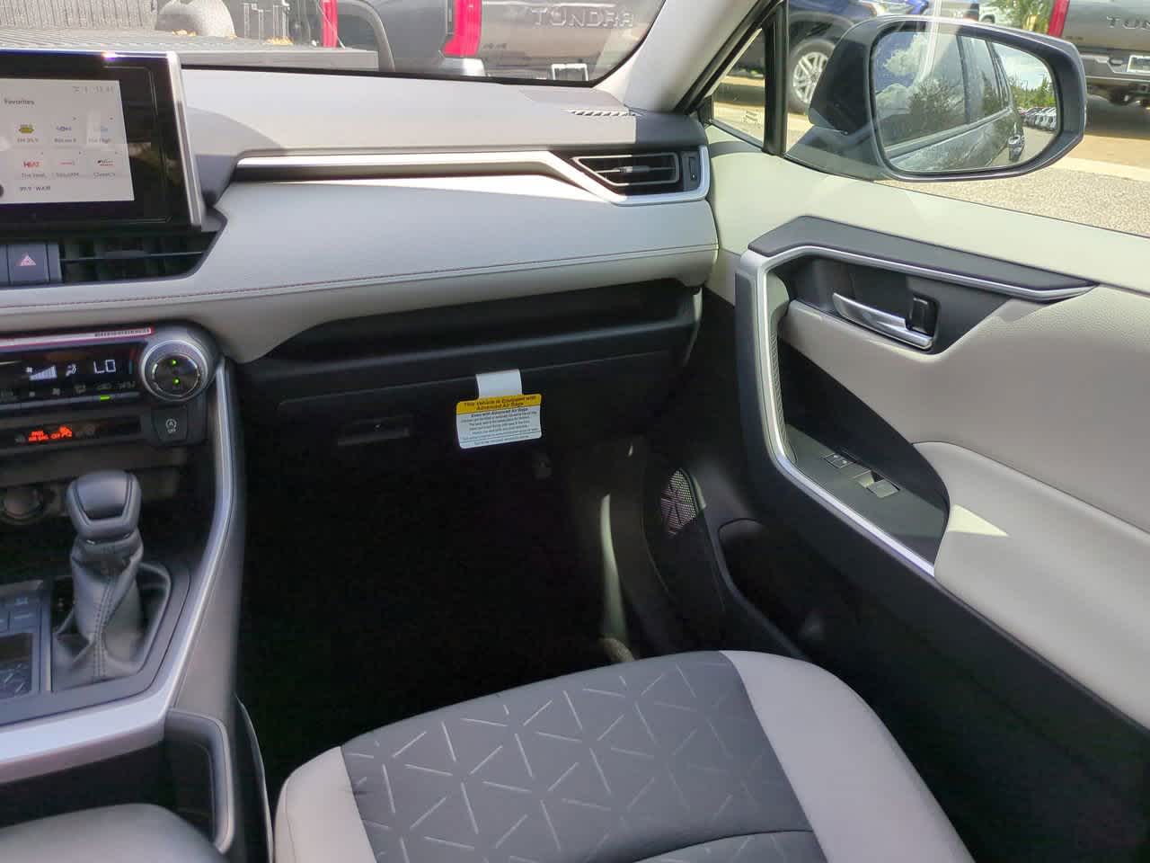 Thumbnail: 2025 Toyota RAV4 - 16