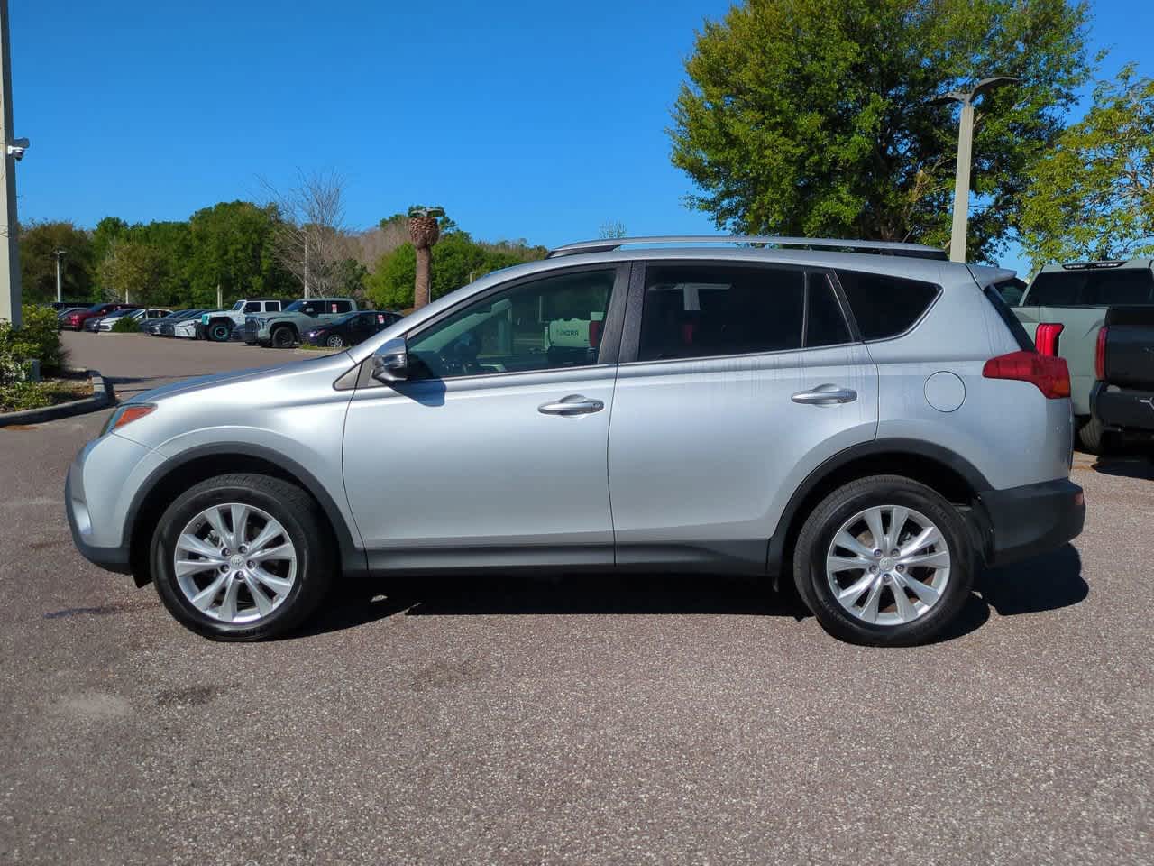 Thumbnail: 2013 Toyota RAV4 - 3