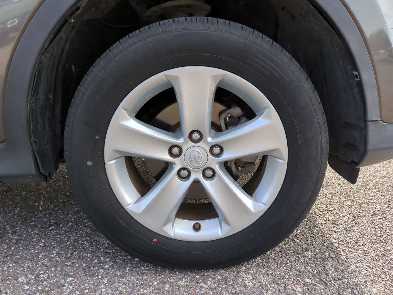 Thumbnail: 2014 Toyota RAV4 - 11