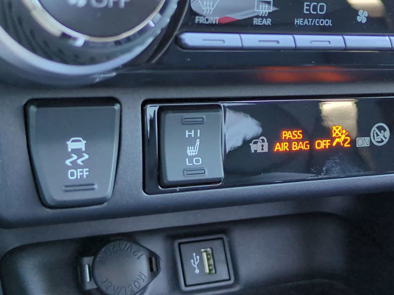 Thumbnail: 2025 Toyota RAV4 - 22