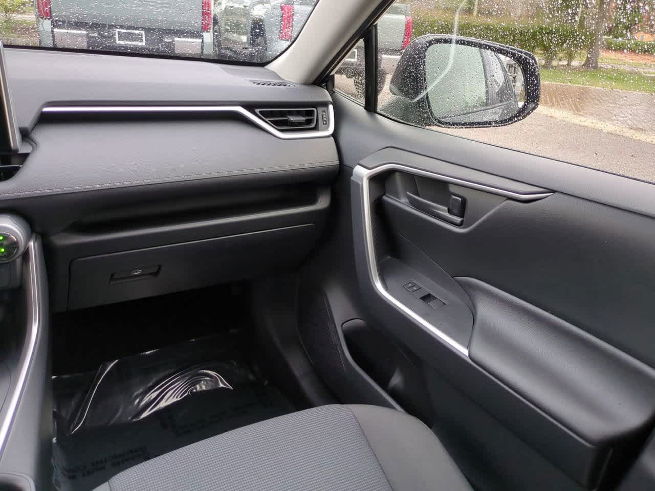 Thumbnail: 2025 Toyota RAV4 - 16