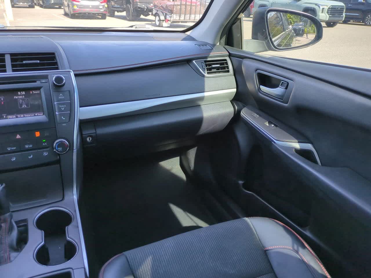 Thumbnail: 2016 Toyota Camry - 16