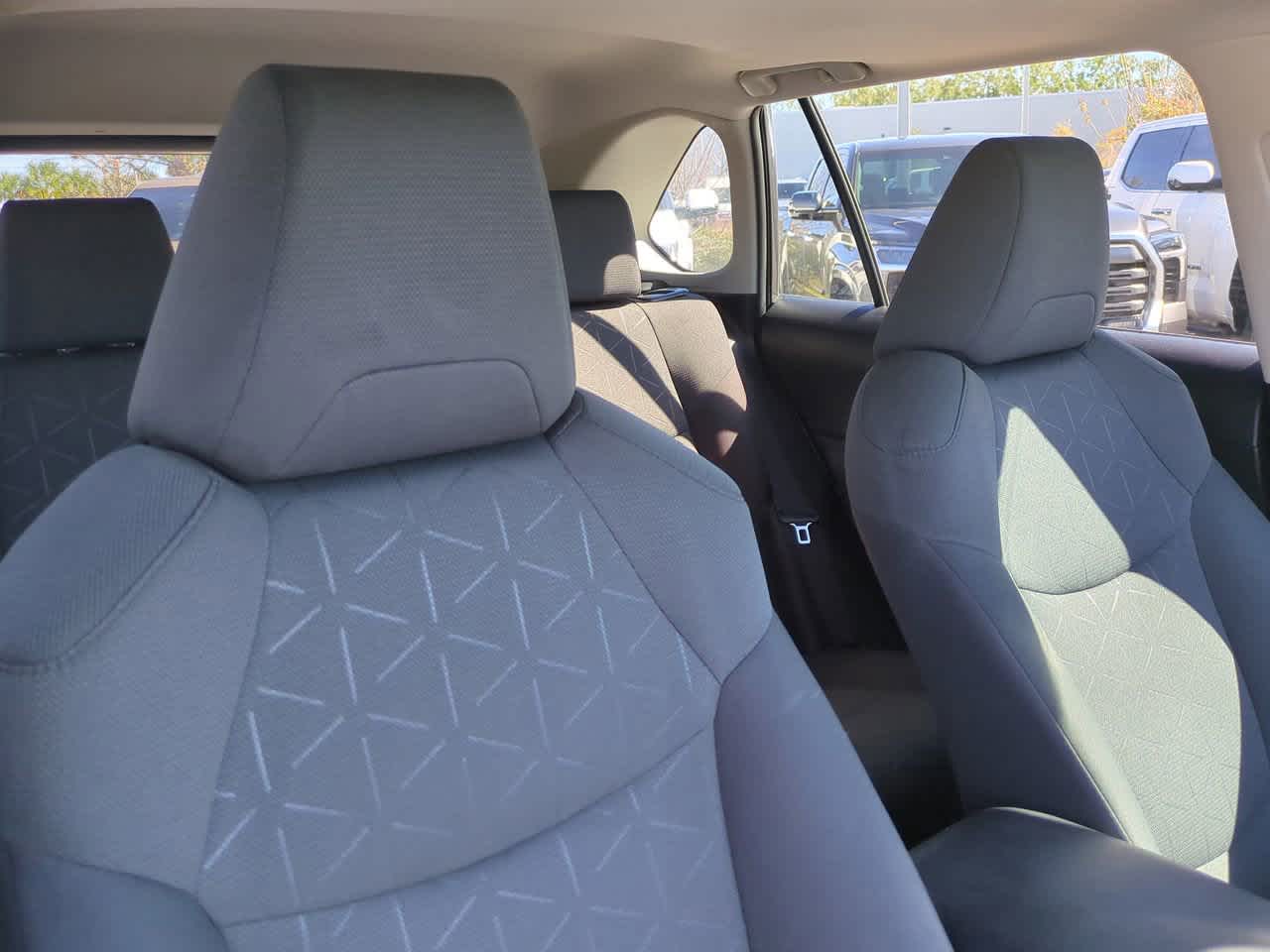 Thumbnail: 2021 Toyota RAV4 - 7