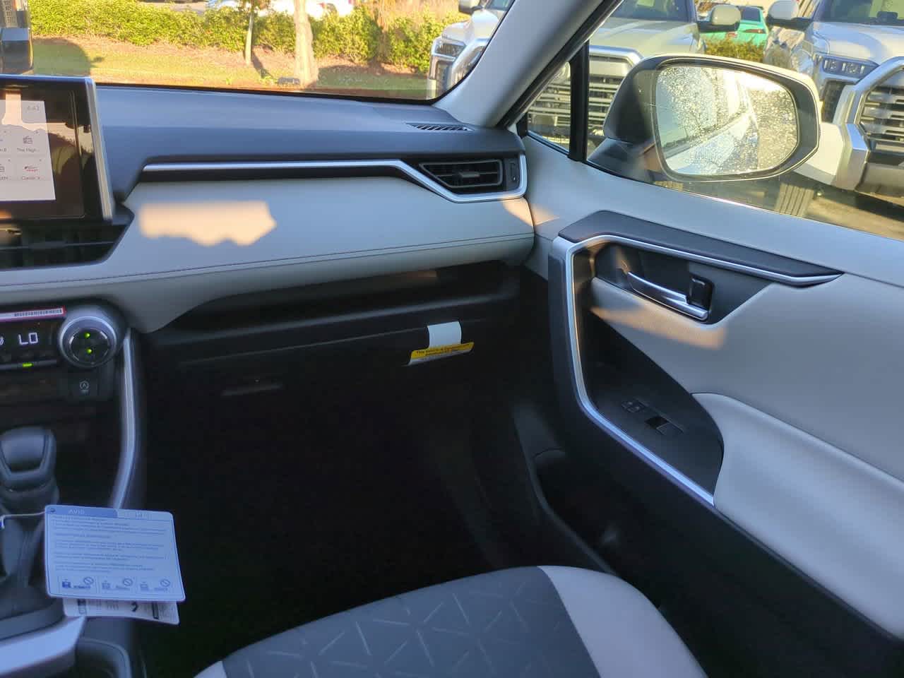 Thumbnail: 2025 Toyota RAV4 - 15