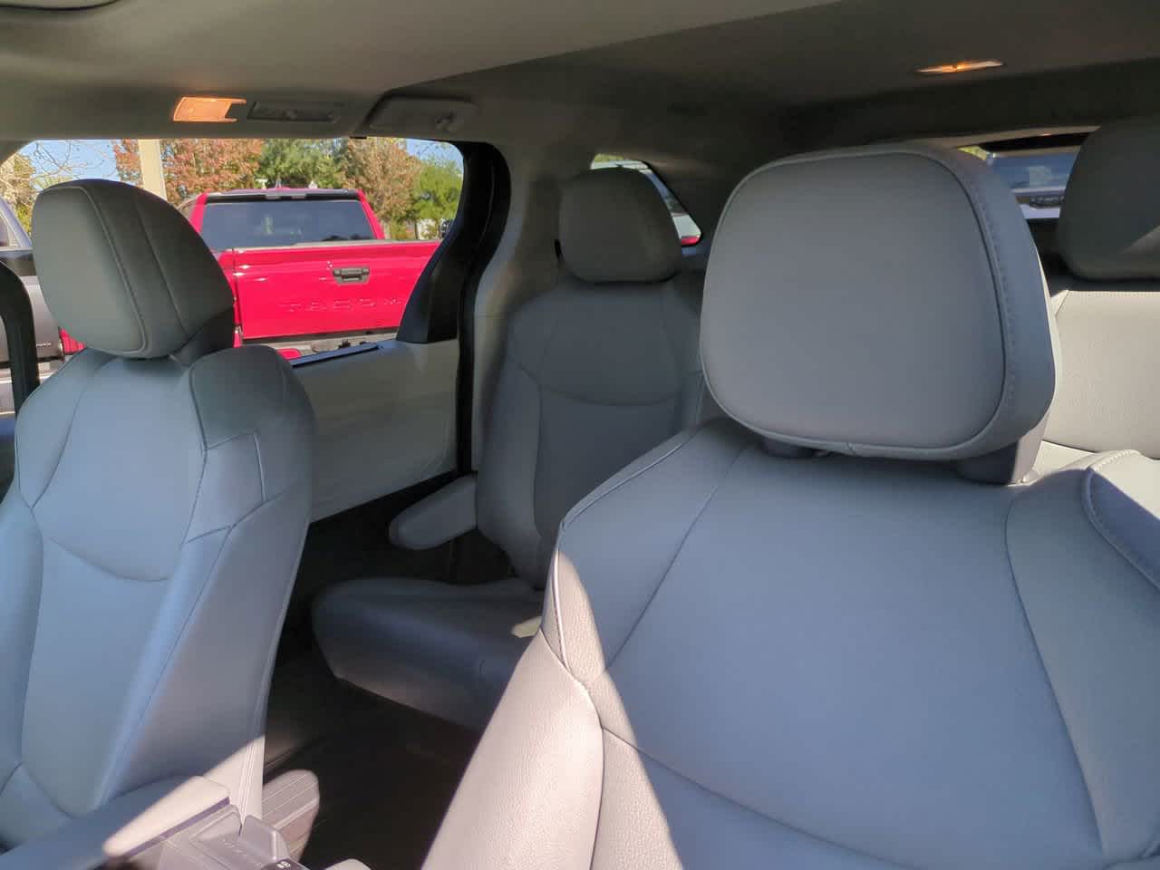 Thumbnail: 2024 Toyota Sienna - 8