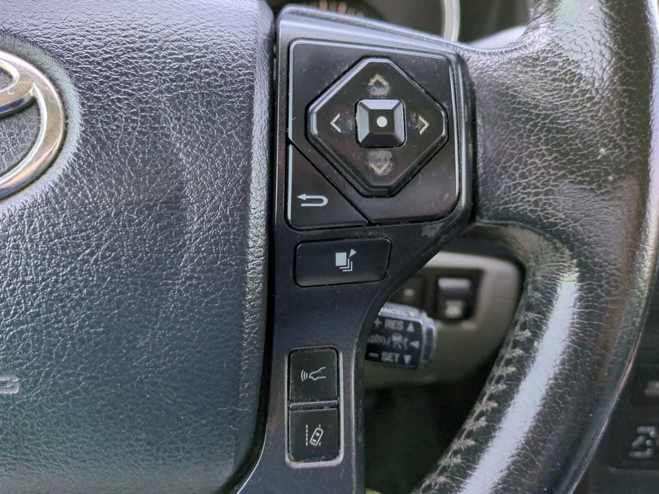 Thumbnail: 2020 Toyota Sequoia - 27