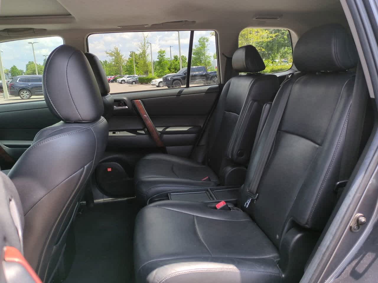 Thumbnail: 2013 Toyota Highlander - 14