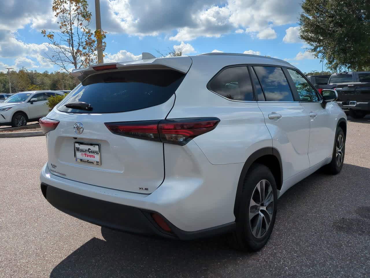 Thumbnail: 2024 Toyota Highlander - 6