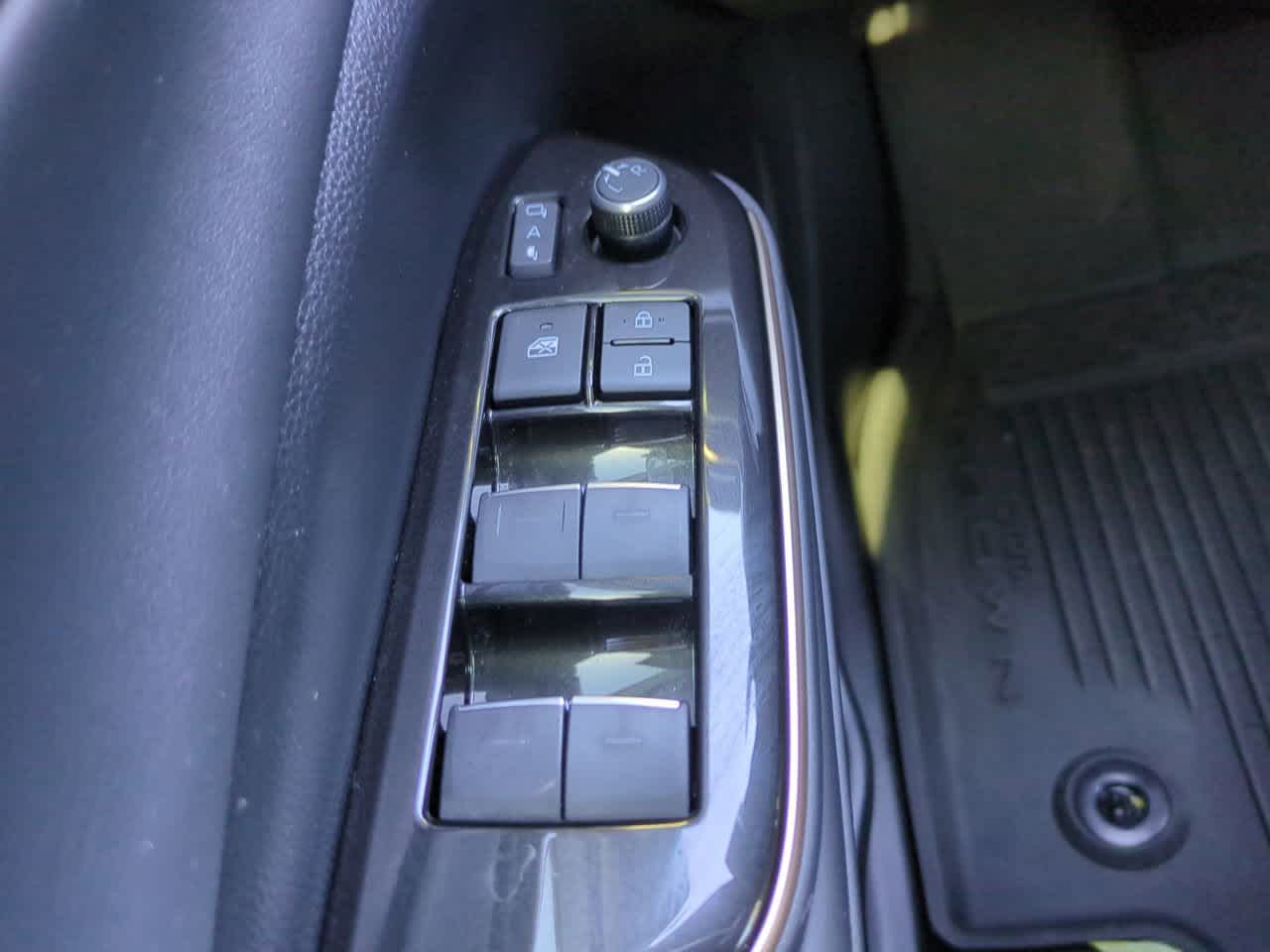 Thumbnail: 2024 Toyota Crown - 23