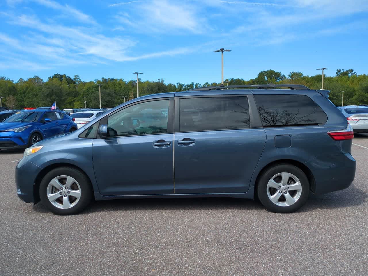 Thumbnail: 2015 Toyota Sienna - 3