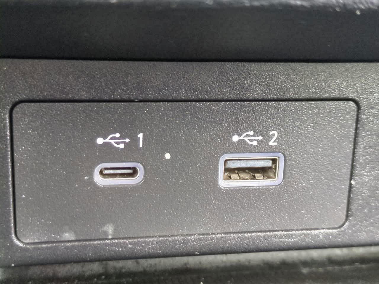 Thumbnail: 2022 Mitsubishi Outlander - 20