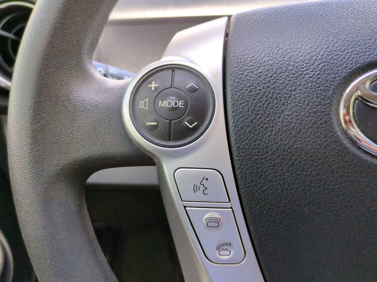 Thumbnail: 2016 Toyota Prius c - 23
