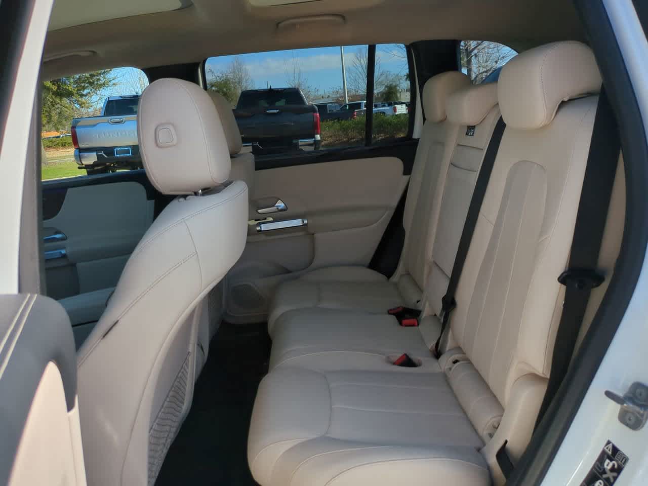 Thumbnail: 2023 Mercedes-Benz GLB - 13