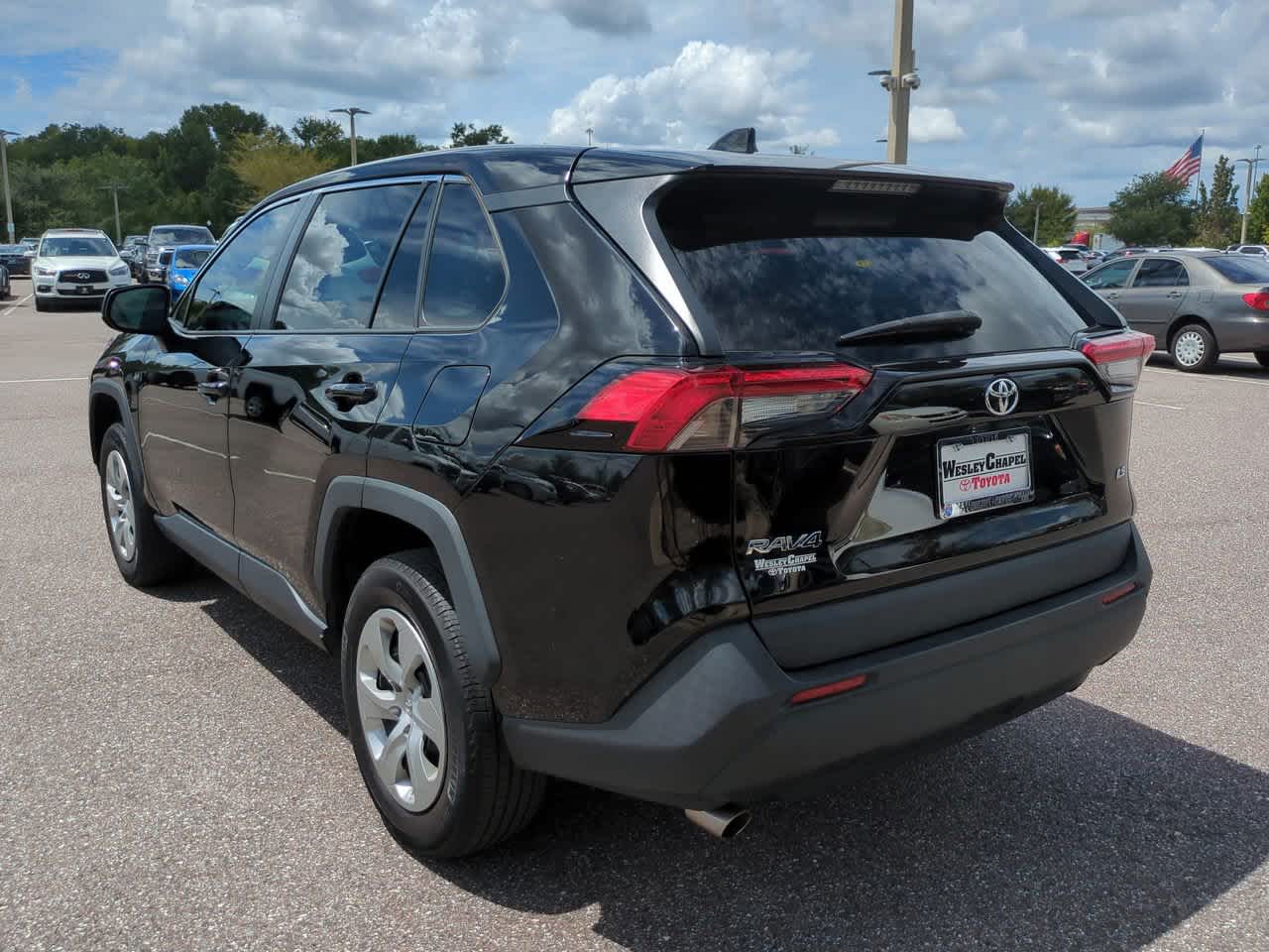 Thumbnail: 2022 Toyota RAV4 - 4