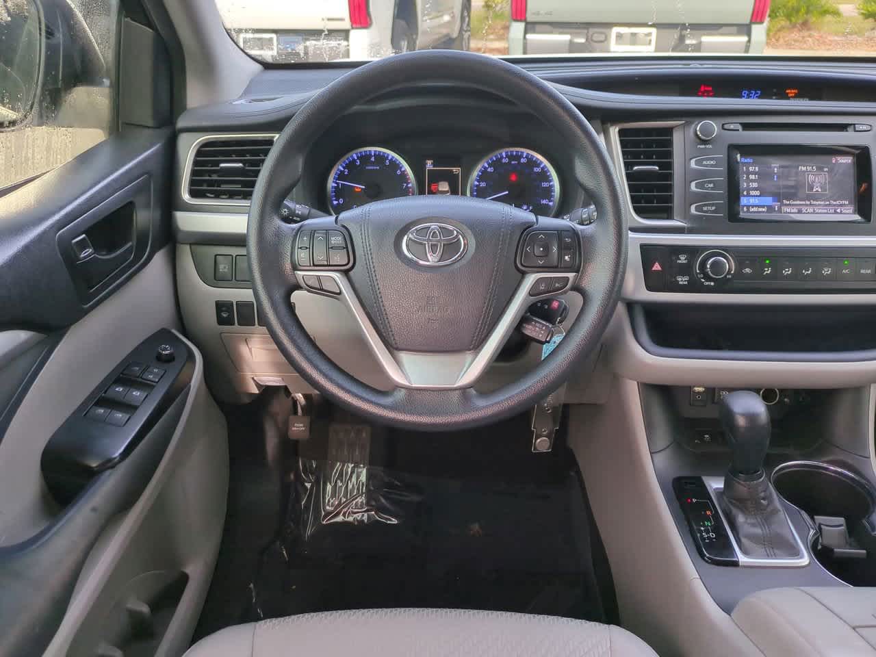 Thumbnail: 2018 Toyota Highlander - 16