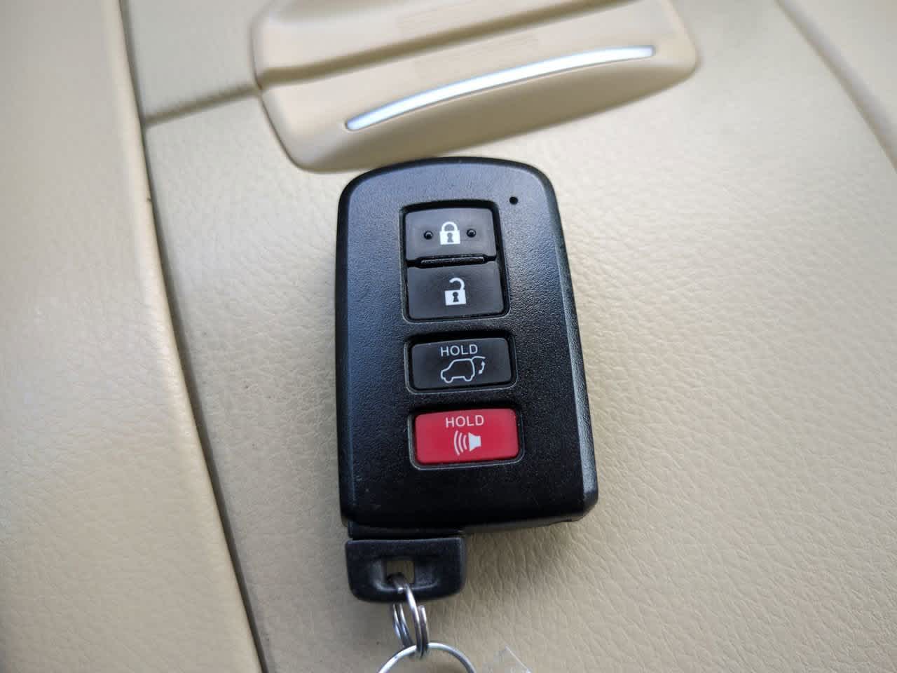 Thumbnail: 2016 Toyota Highlander - 30