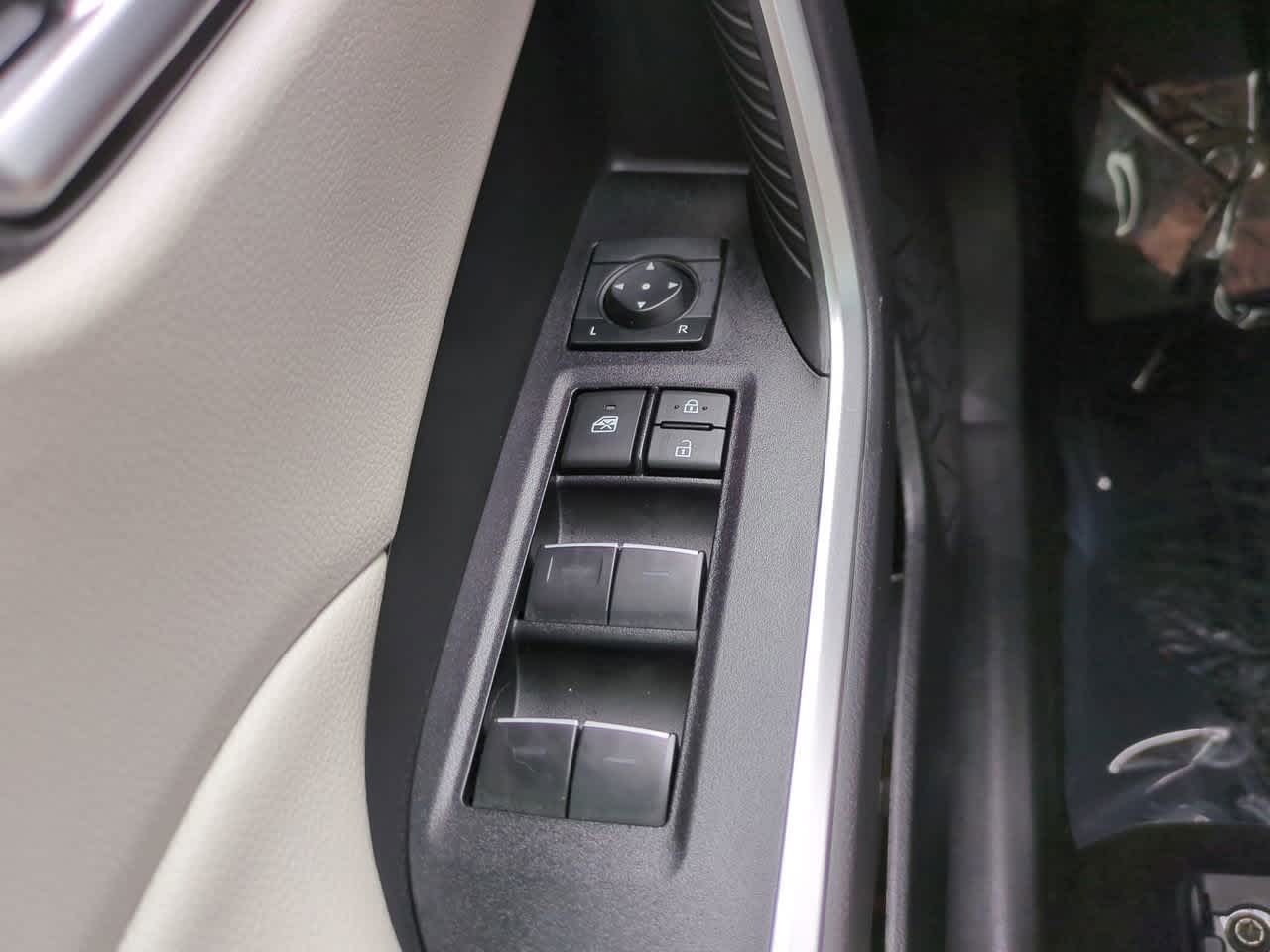 Thumbnail: 2025 Toyota RAV4 - 22