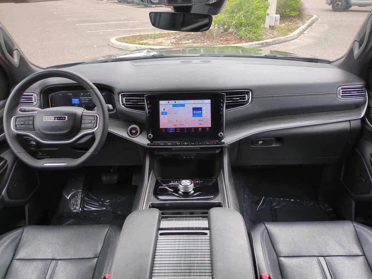 Thumbnail: 2024 Jeep Wagoneer - 15