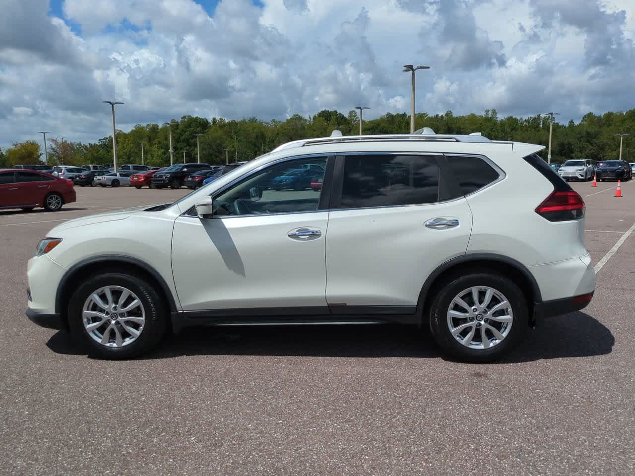 Thumbnail: 2017 Nissan Rogue - 3