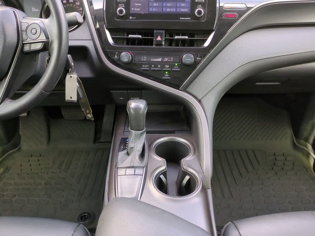 2023 Toyota Camry SE 18