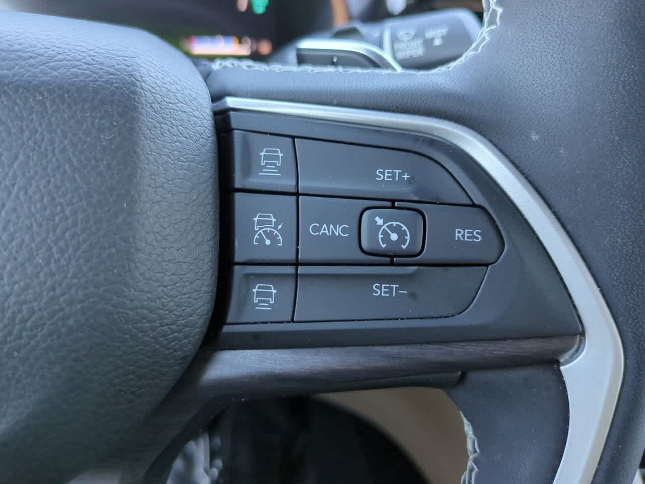 Thumbnail: 2022 Jeep Grand Cherokee - 26