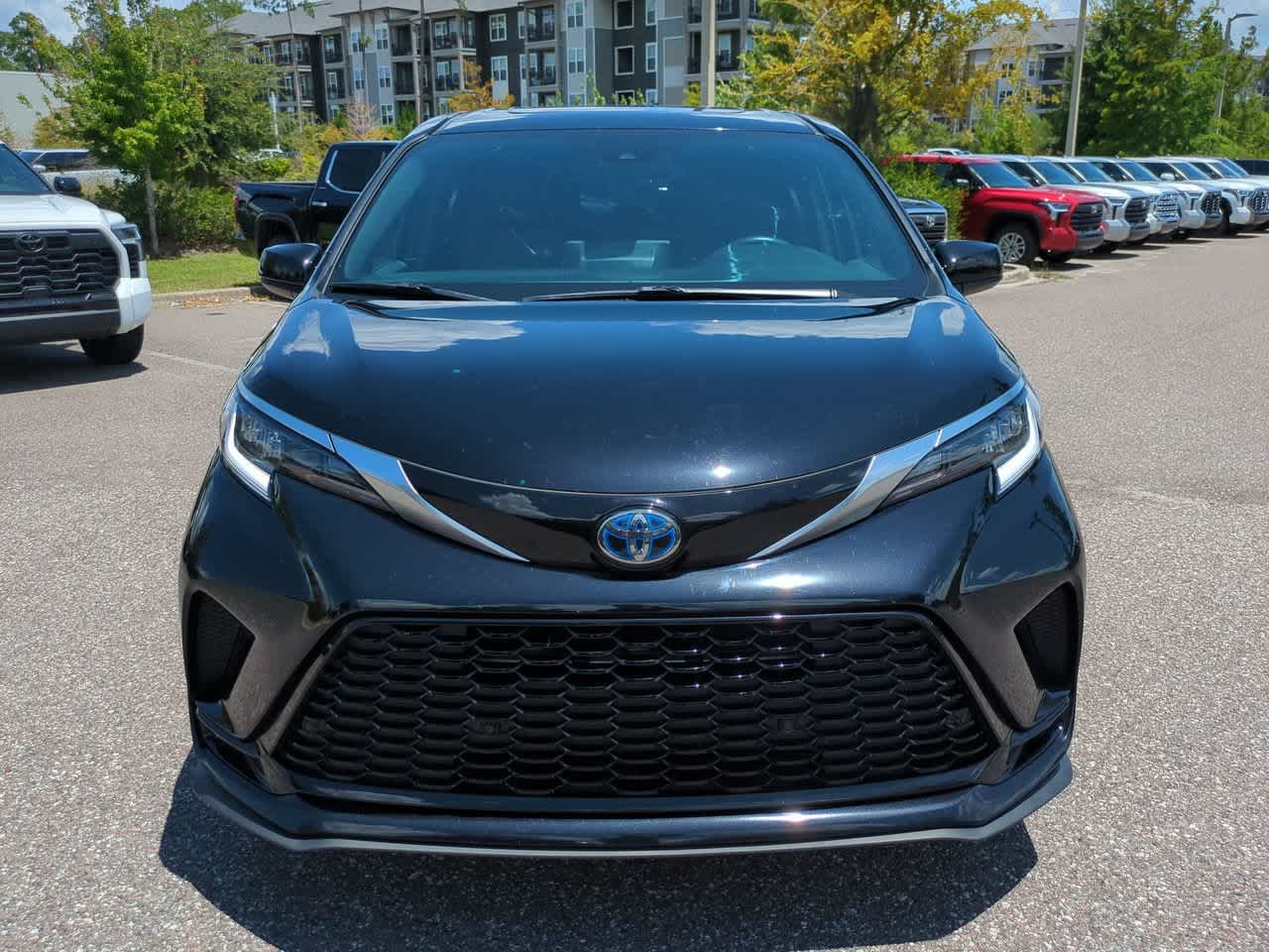 Thumbnail: 2021 Toyota Sienna - 9