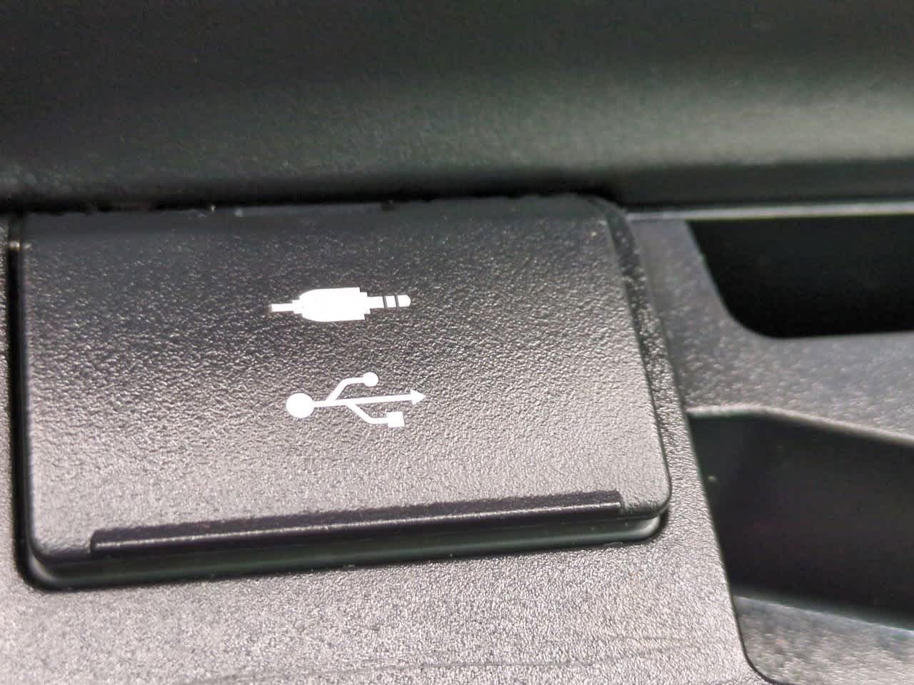 Thumbnail: 2022 Lexus ES - 21