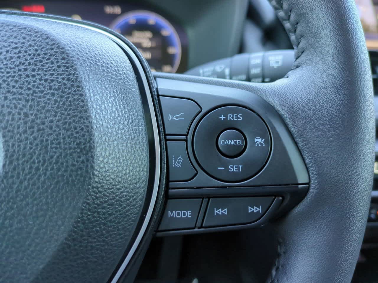 Thumbnail: 2025 Toyota RAV4 - 25