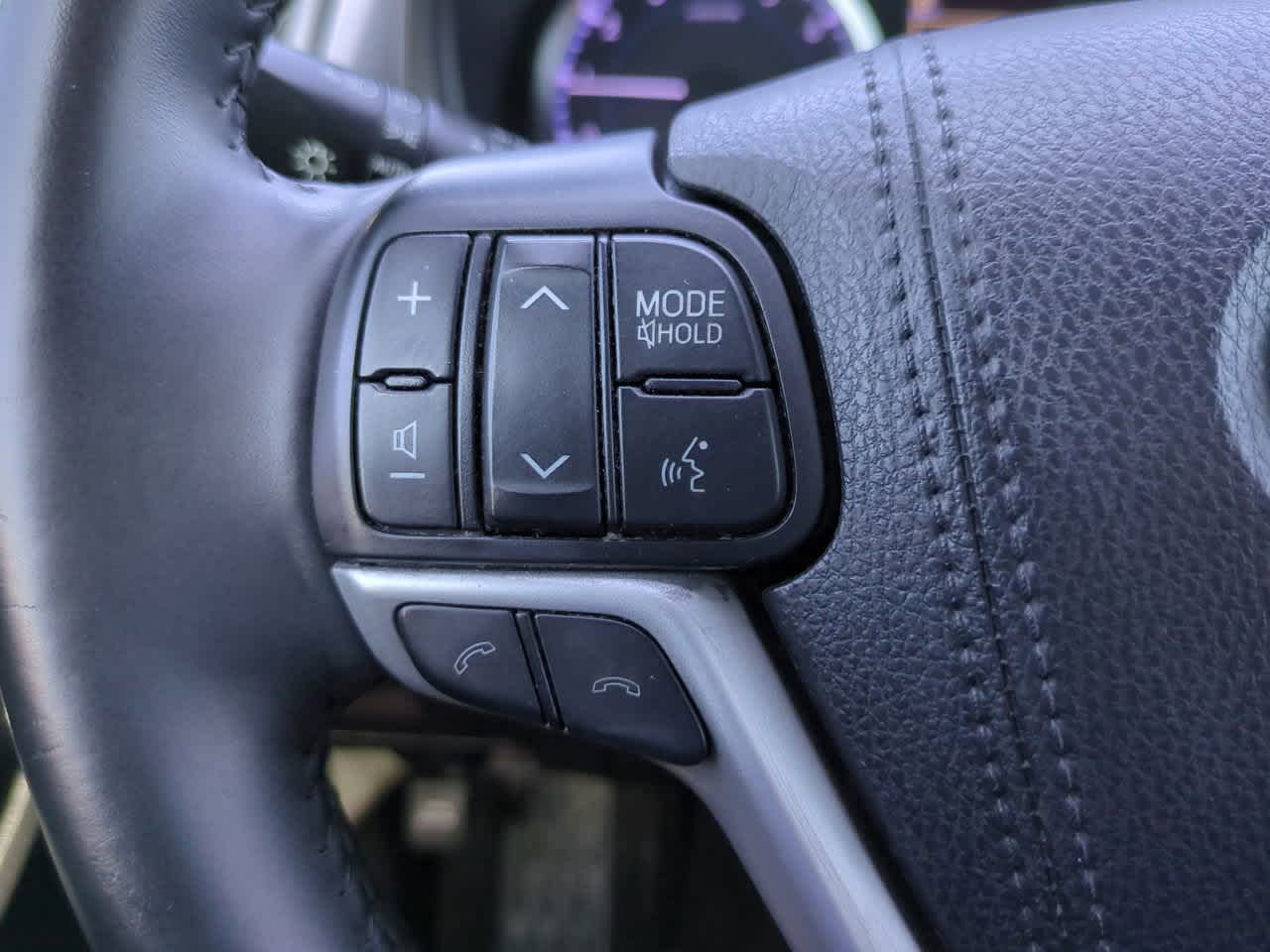 Thumbnail: 2019 Toyota Highlander - 22