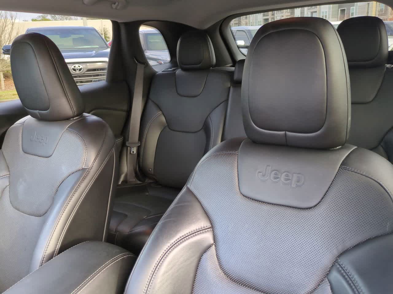 Thumbnail: 2019 Jeep Cherokee - 8