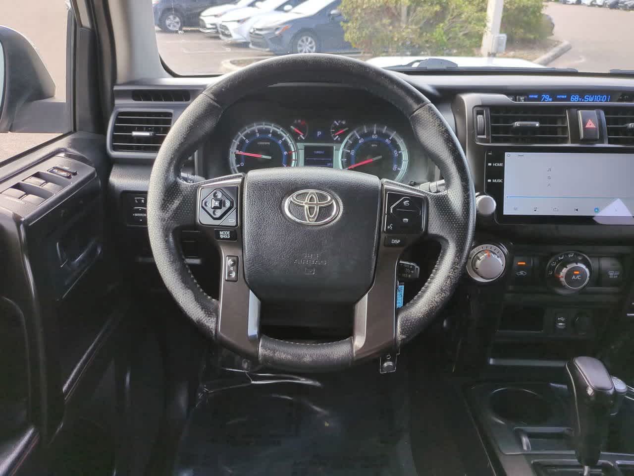 Thumbnail: 2014 Toyota 4Runner - 15