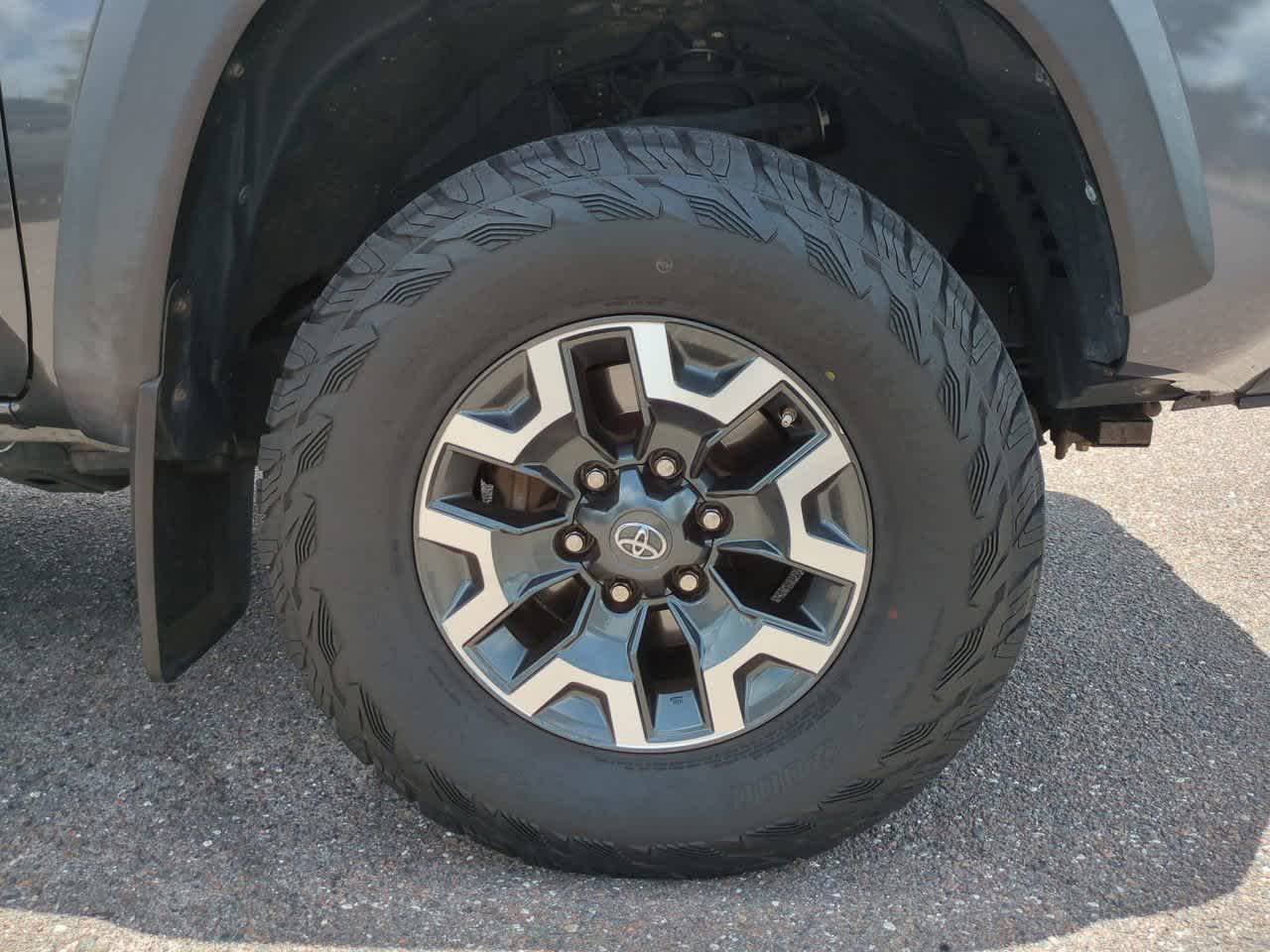 Thumbnail: 2018 Toyota Tacoma - 11