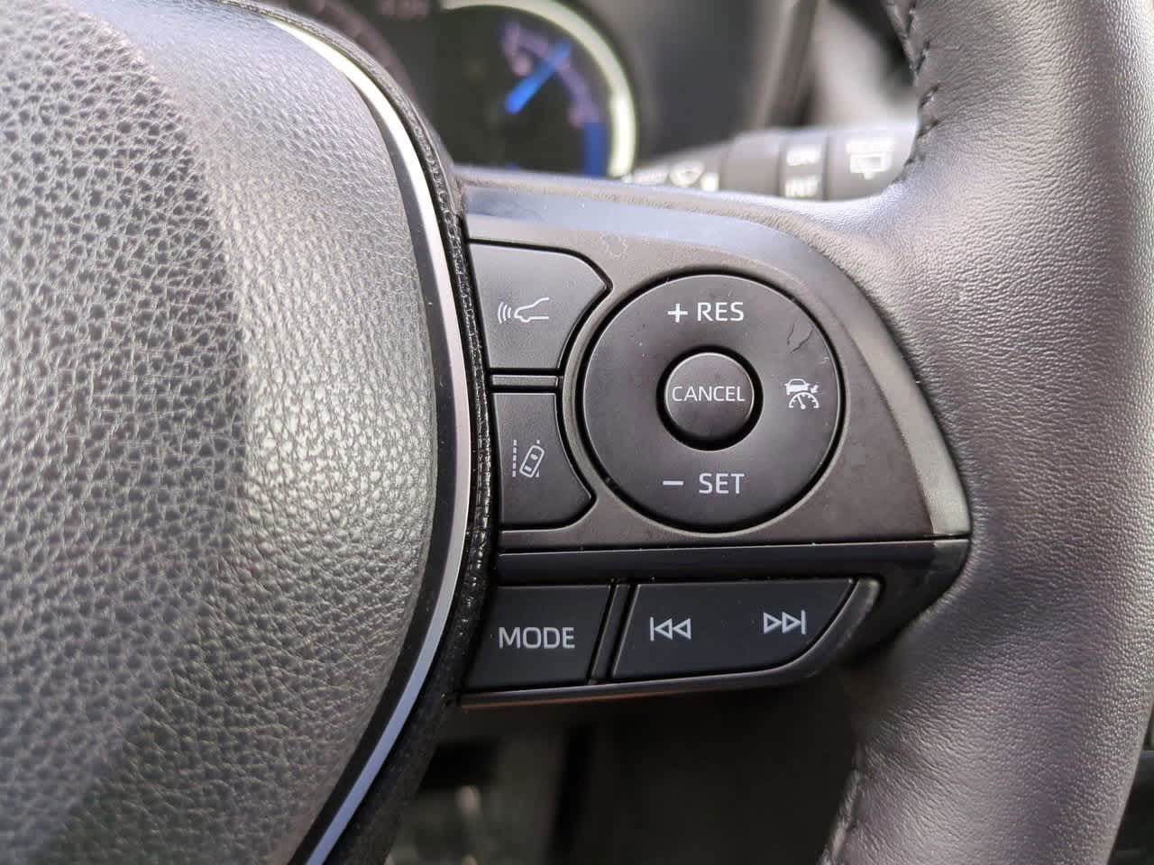Thumbnail: 2020 Toyota RAV4 - 25