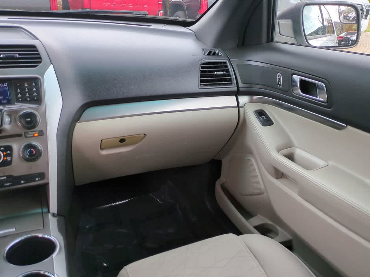 Thumbnail: 2013 Ford Explorer - 17