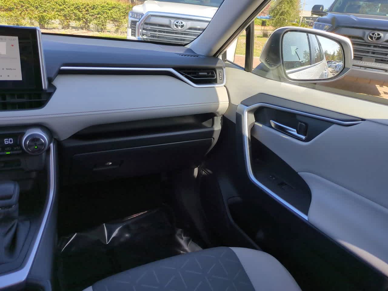 Thumbnail: 2025 Toyota RAV4 - 16