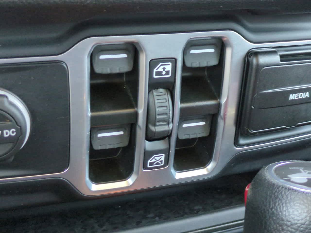 Thumbnail: 2024 Jeep Wrangler - 21