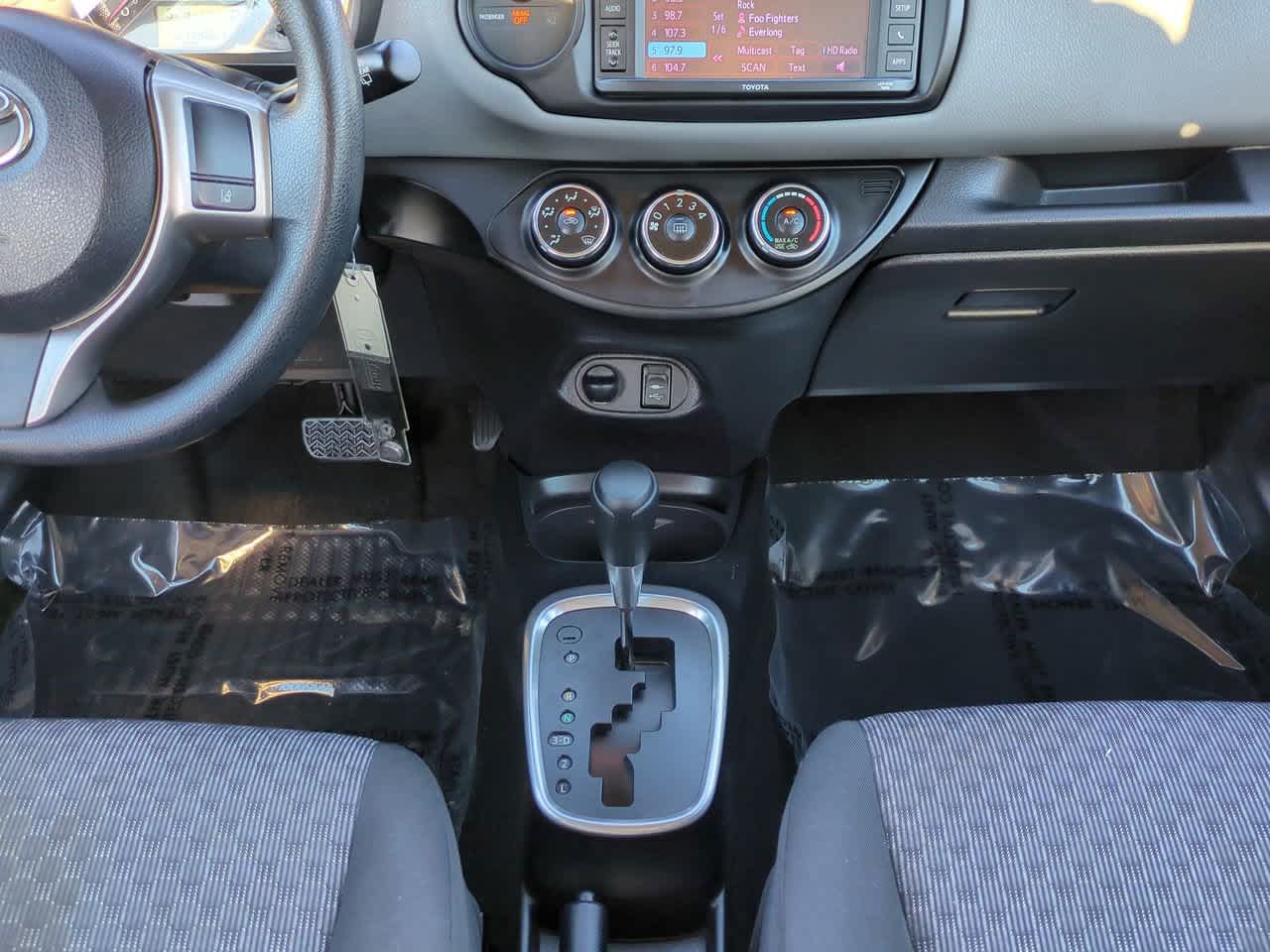 Thumbnail: 2017 Toyota Yaris - 17