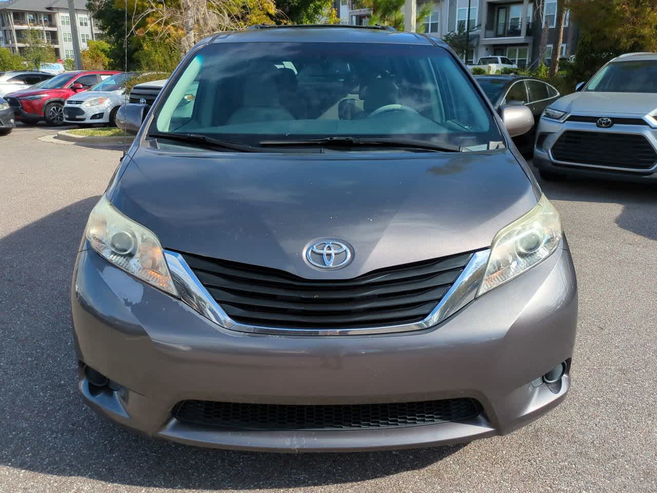 Thumbnail: 2012 Toyota Sienna - 9