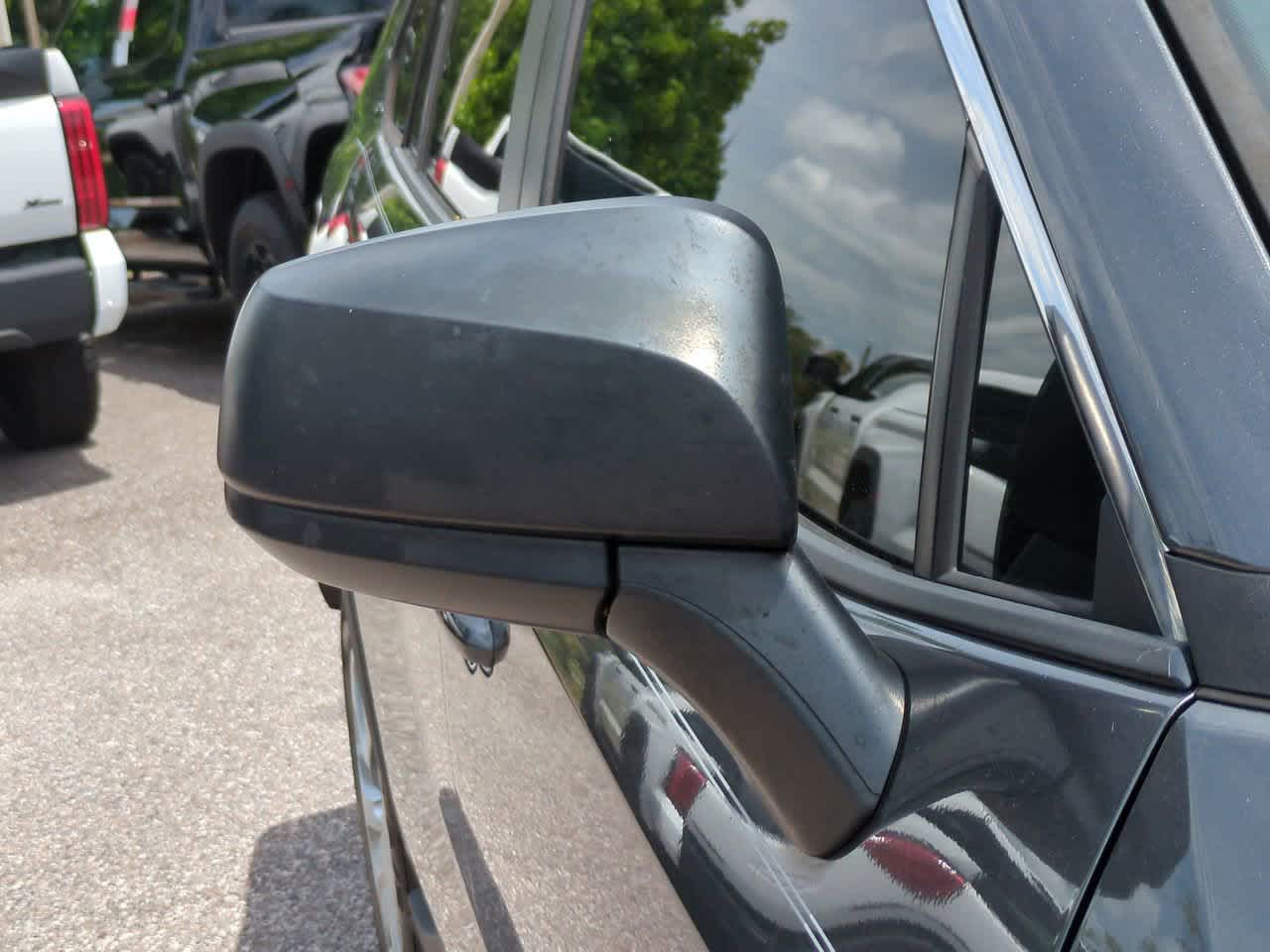 Thumbnail: 2021 Toyota RAV4 - 12