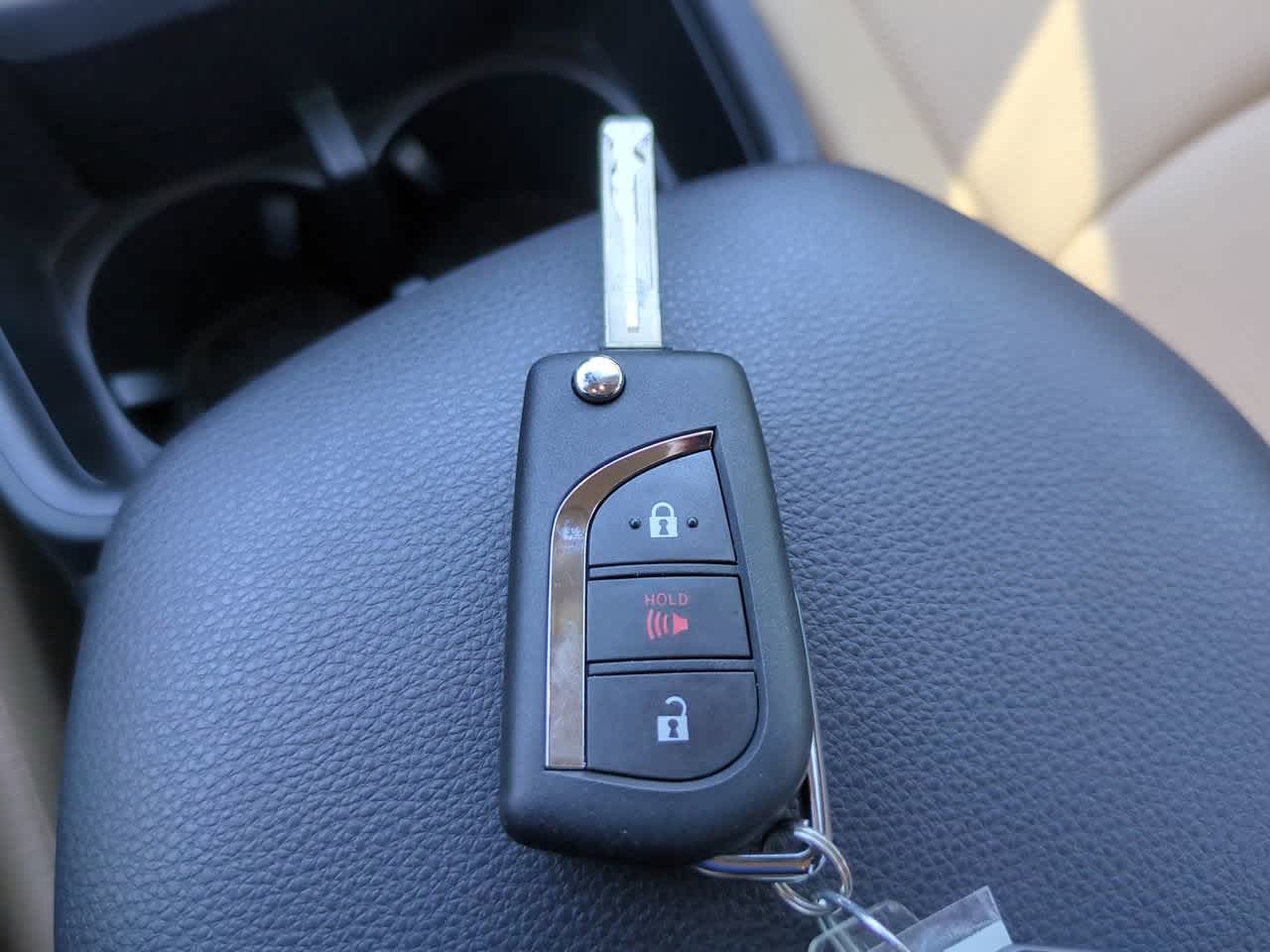 Thumbnail: 2025 Toyota RAV4 - 25