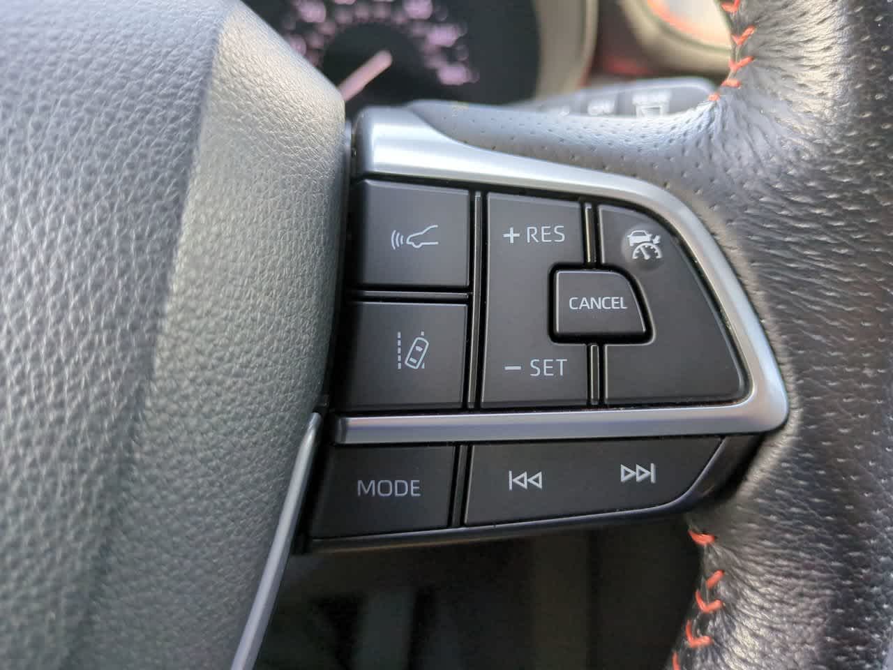 Thumbnail: 2021 Toyota Sienna - 27