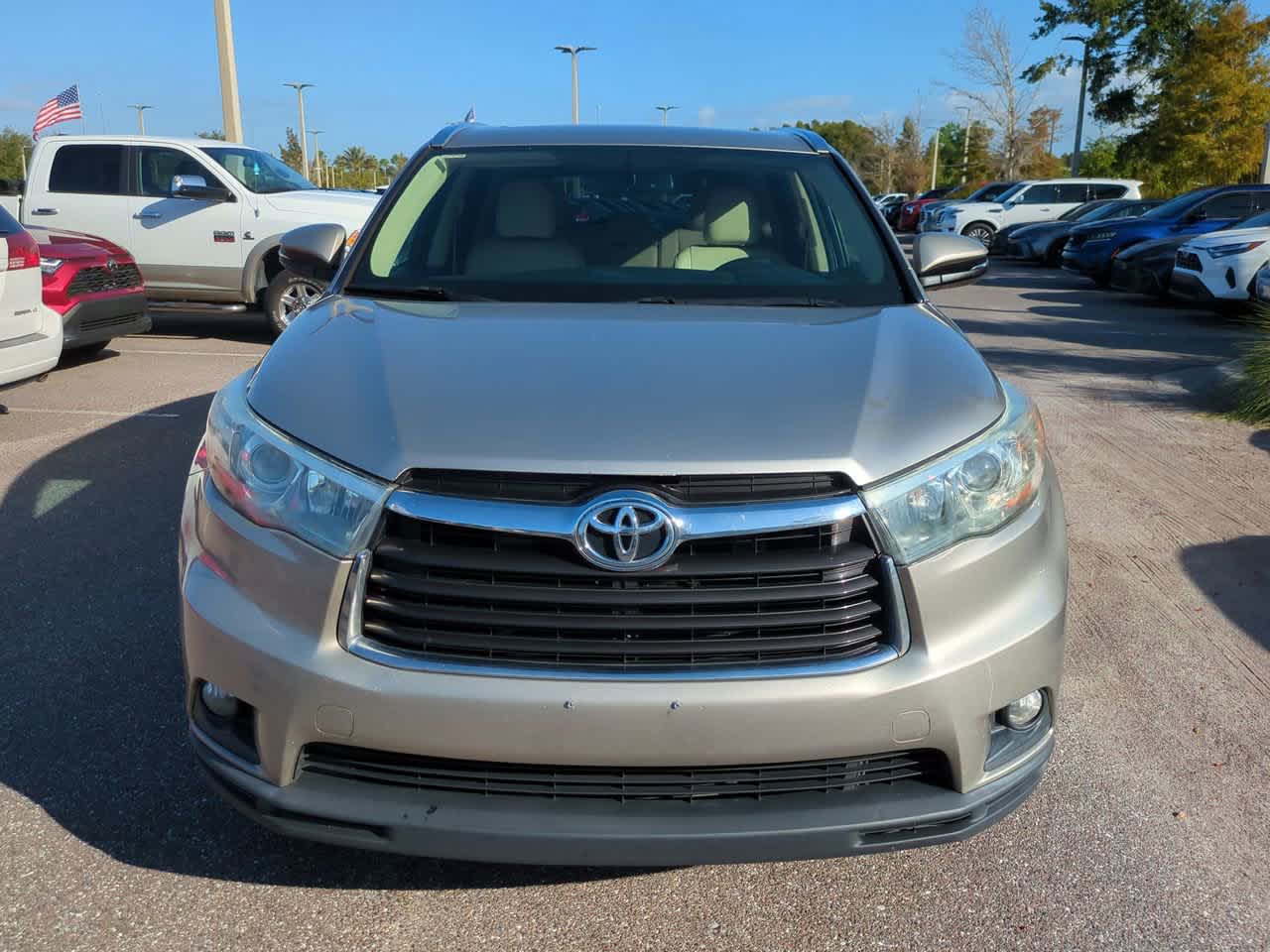 Thumbnail: 2015 Toyota Highlander - 9