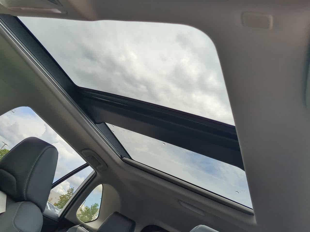 Thumbnail: 2025 Toyota RAV4 - 19
