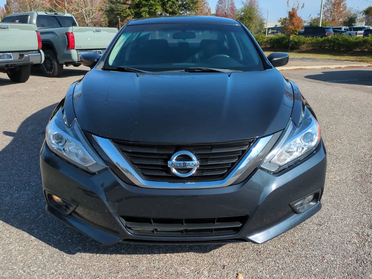 Thumbnail: 2017 Nissan Altima - 9