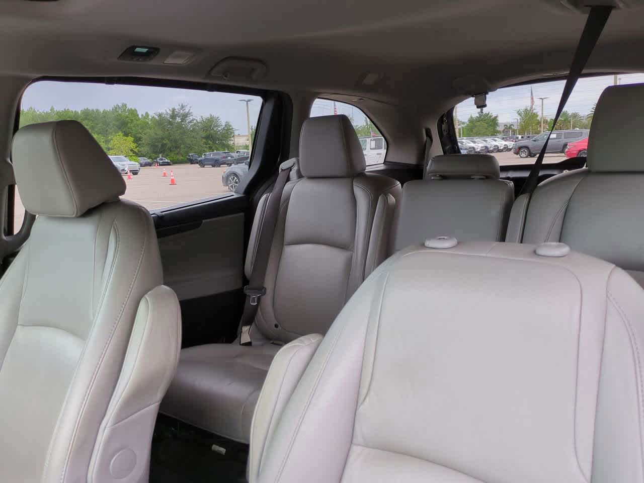 Thumbnail: 2019 Honda Odyssey - 8
