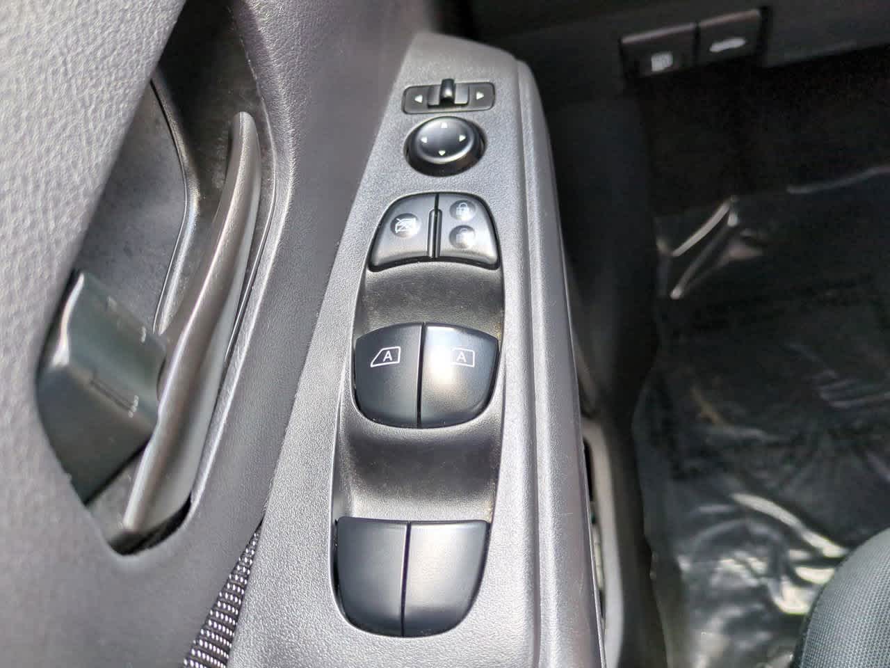 2020 Nissan Kicks S 21