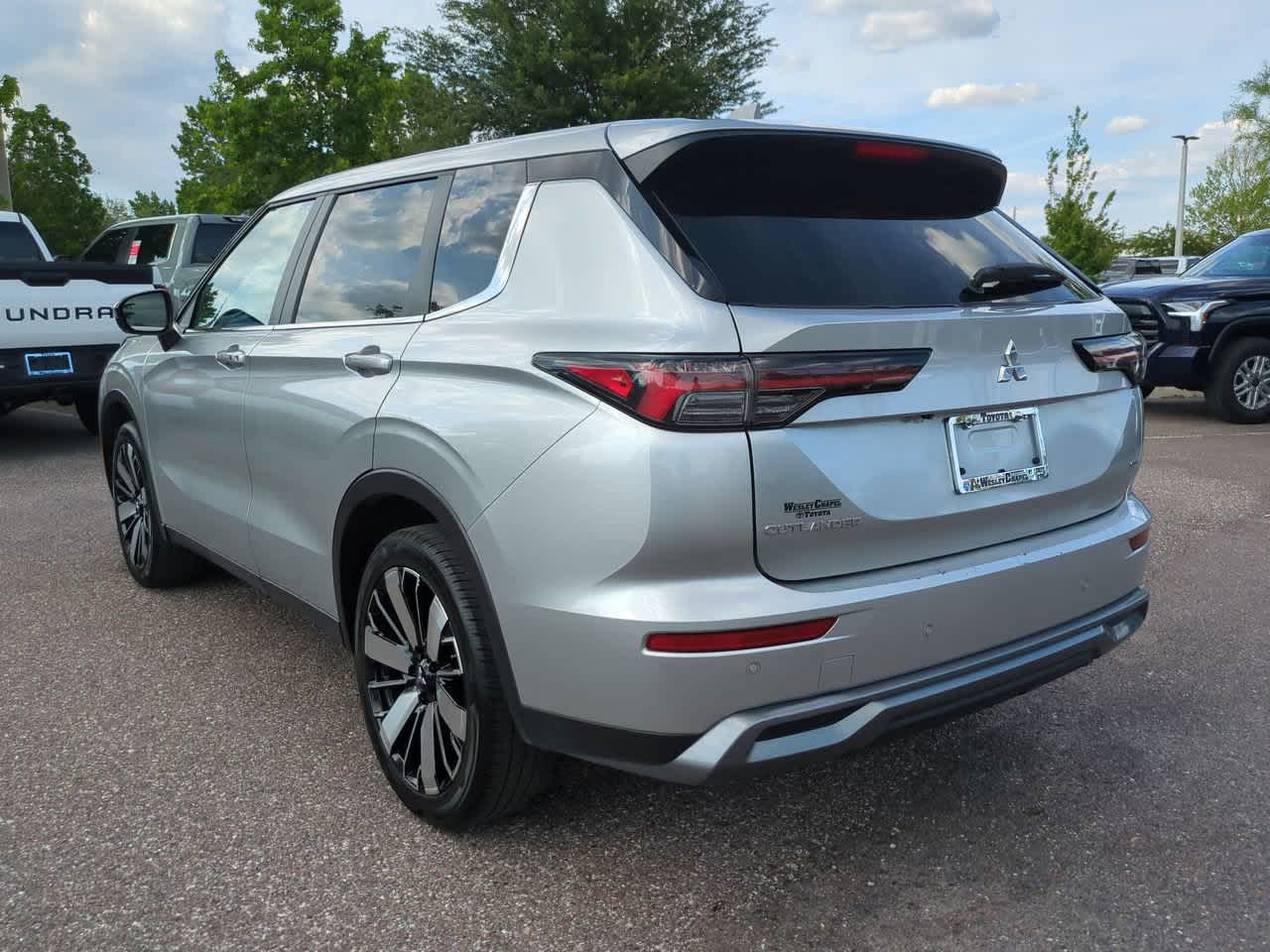 Thumbnail: 2025 Mitsubishi Outlander - 4