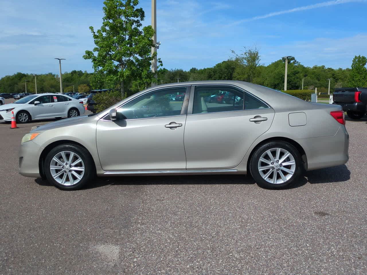 Thumbnail: 2014 Toyota Camry - 3