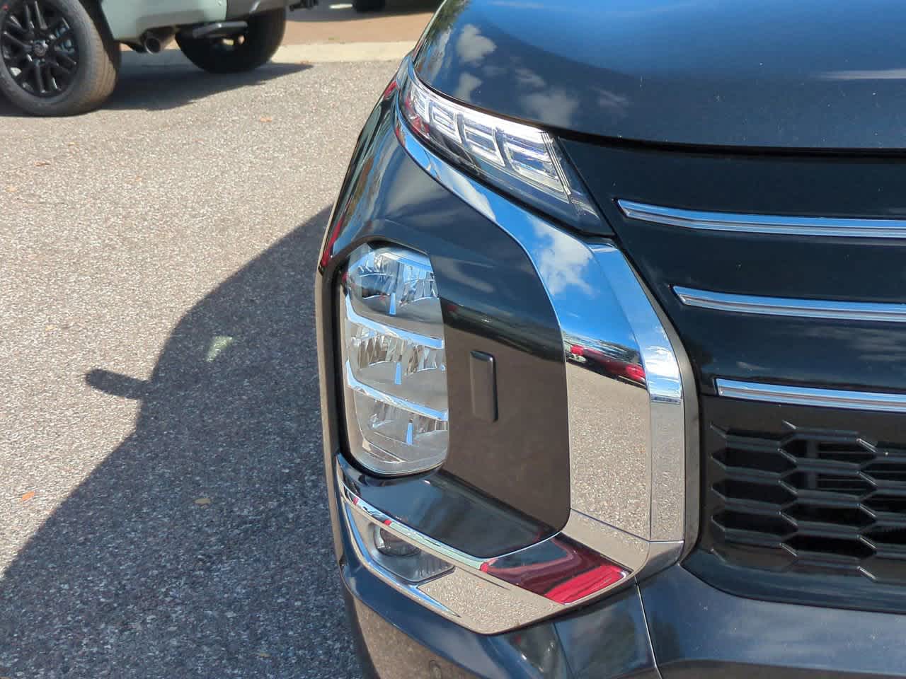 Thumbnail: 2025 Mitsubishi Outlander - 10